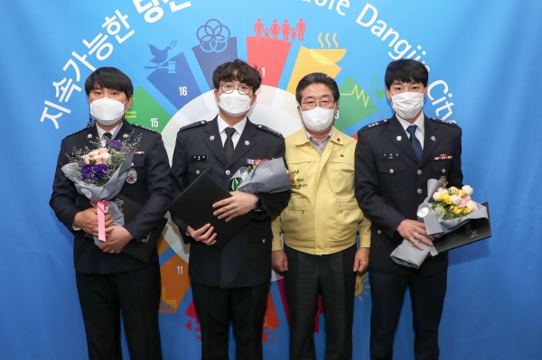 해양안전 유공자 표창 (왼쪽부터 김민준 경사, 이동혁 경사, 신동철 경장)