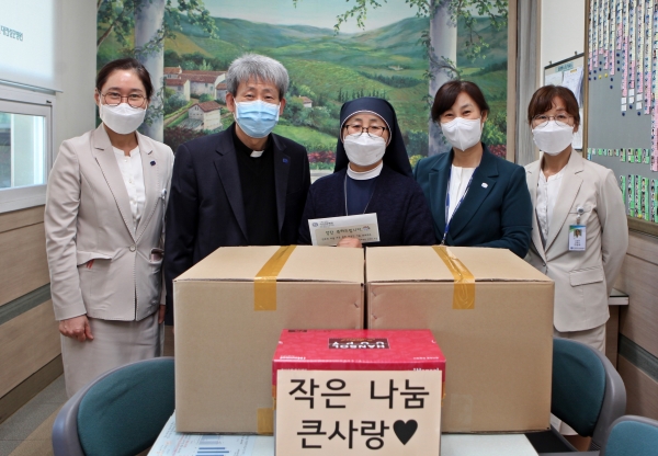 간호부 성금 전달 모습