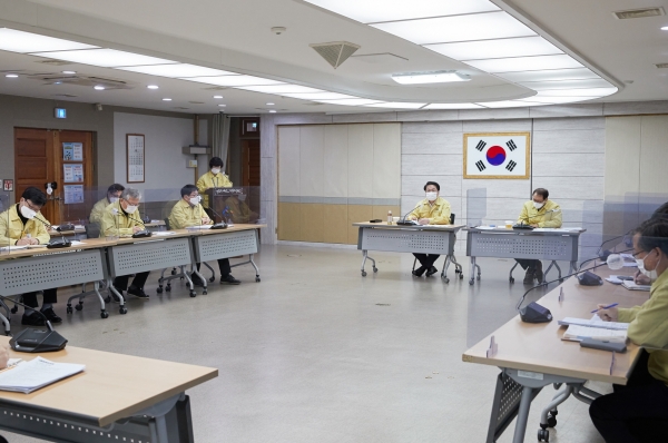 제40차 비상경제대책 및 제37차 생활방역대책 회의 개최 모습