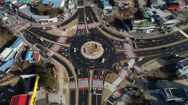 부여경찰서 앞 회전교차로 설치 전경