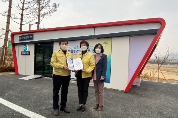 유성구보건소 내 야외 공간에 설치된 개방형 호흡기전담클리닉이 23일 본격 운영에 들어갔다