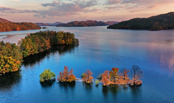 비대면 관광지 100선에 선정된 대청호 모습