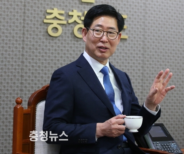 양승조 지사는 18일부터 22일까지 복지시설 시찰 등을 위해 일본출장에 나선다. (자료사진)