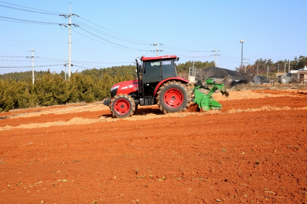 지난 농작업 지원 모습 (남면 진산리)