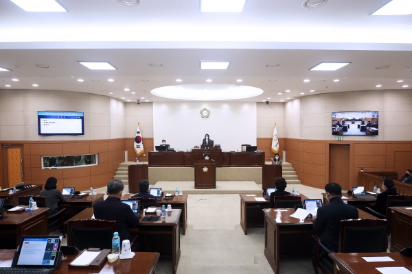 대전 유성구의회 임시회 개회 모습.