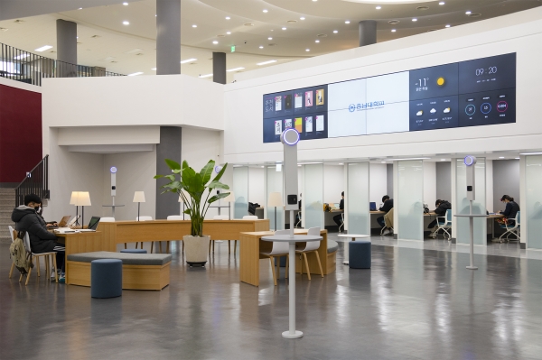 신축 도서관 내부모습