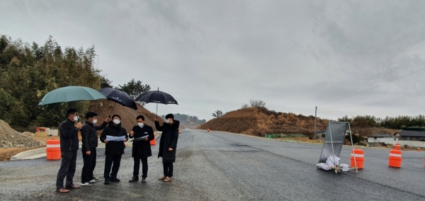 고효열 부시장 원산도 현장 점검 장면