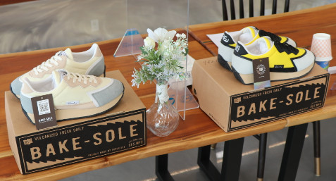 해외 수출용 먼슬리슈즈 신발 제품 사진