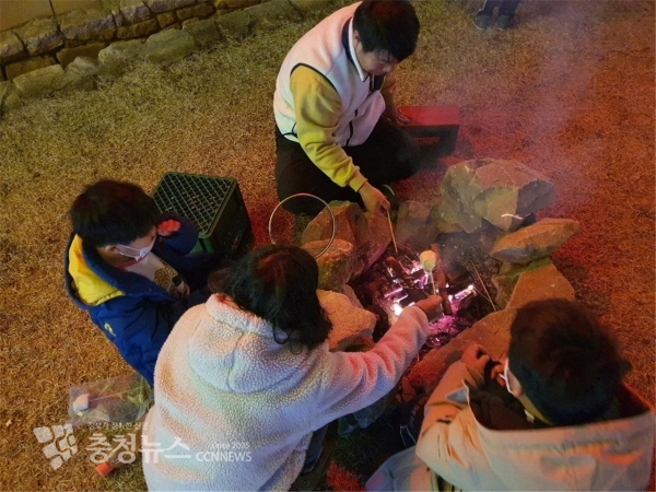 내포보부상촌에 새롭게 조성된 모닥불 체험마당 모습