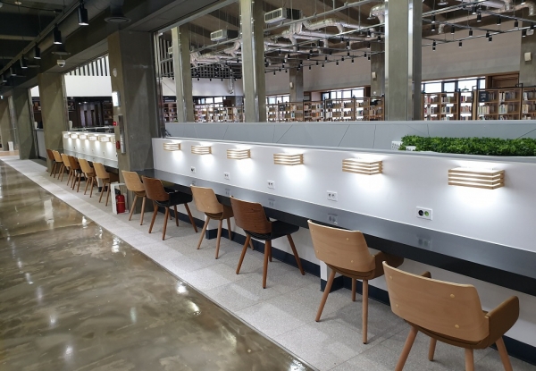 꿈샘 어린이청소년도서관 2층 전경