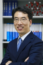 IBS 나노의학 연구단 천진우 단장