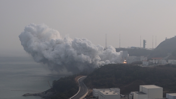 누리호 1단 인증모델 추진기관 종합연소시험 모습