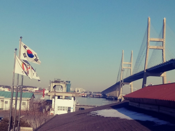 서해대교 아래 당진항 매립지 전경사진