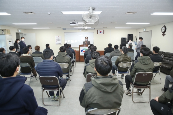 설명절 맞아 환경미화원 격려에 나선 박상돈 시장