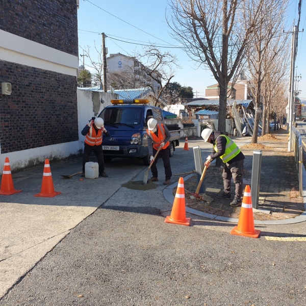 도로정비 및 점검 사진