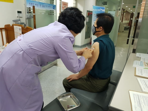 작년 대상포진 예방접종 모습