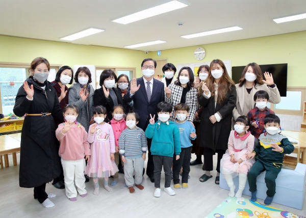 16일 내달 1일 개원을 앞둔 또래또래어린이집을 점검 방문한 장종태 청장