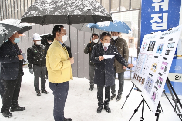 박 시장 현장방문-(두정 노후공공청사 복합개발사업 현장)