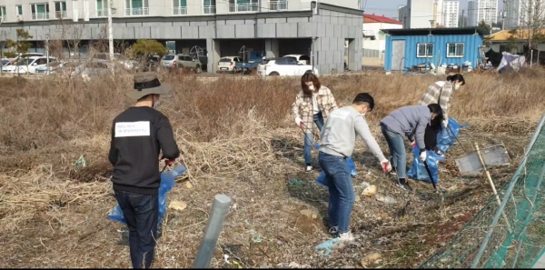 금산군 공직자 환경정화 자원봉사 모습