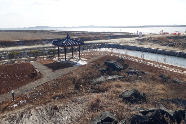 서산시 부석면 갈마리에 위치한 검은여 경관개선 모습