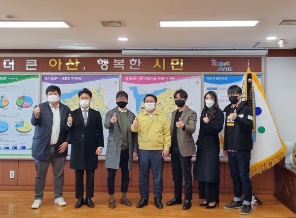 지난 23일 4차 산업혁명 시대에 새롭게 부상 중인 문화콘텐츠 관련 산업에 종사하는 청년대표 6인과 간담회 모습