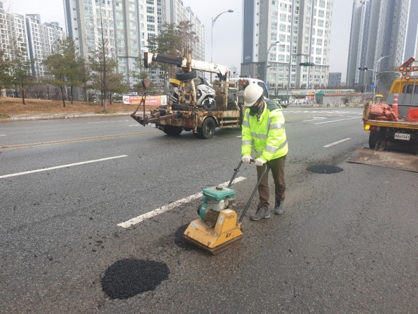 도로포장 포트홀 재정비