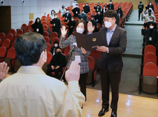 지난 2일 서구청 구봉산홀에서 열린 2021 생활체육 교실 지도자 위촉식 사진