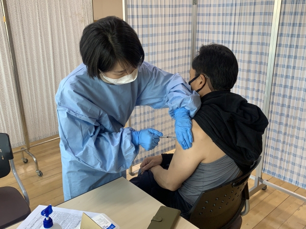 청양의료원  내원자 대상 코로나19 백신 1차 접종 모습