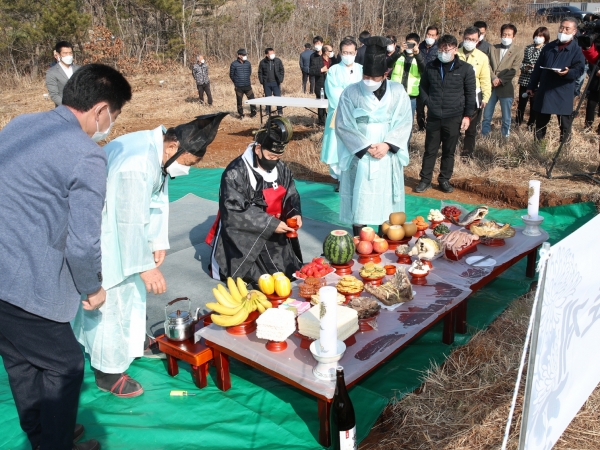 지난 2일 법산리 공동묘지에서 열린 ‘개토제’ 모습.