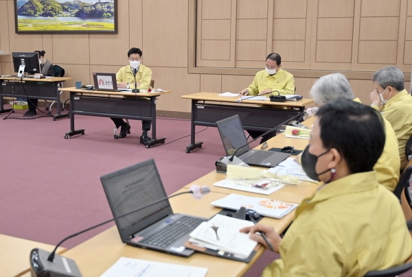 8일 시청 대백제실에서 열린 주간업무보고회 개최 모습