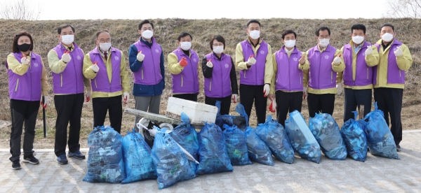서산시의회, 봄맞이 환경정화