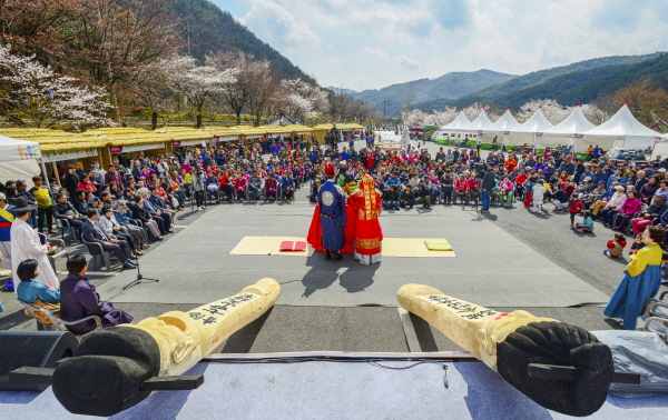 청양 칠갑산장승문화축제 10월로 연기-이전 축제 장승 혼례식
