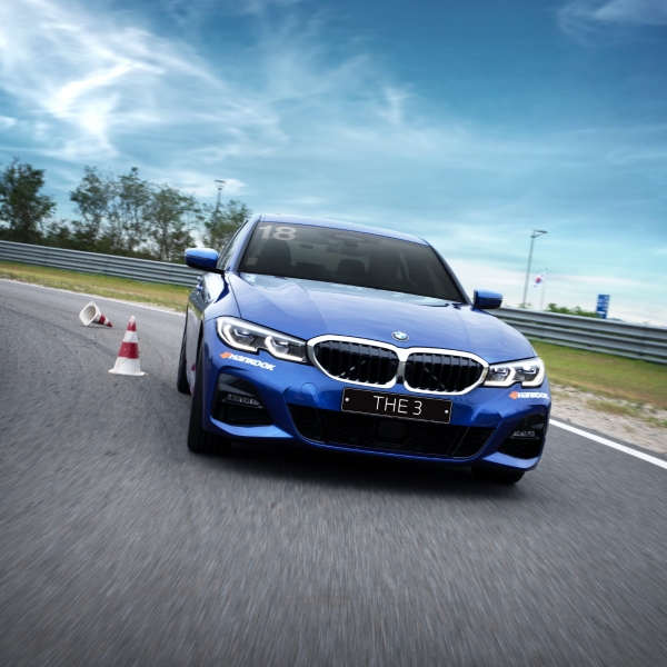 BMW 드라이빙 센터 주행 차량