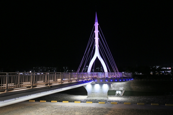 쇗개포구 인도교 주탑 야간경관