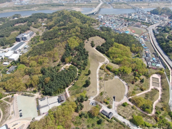 송산리고분군 전경