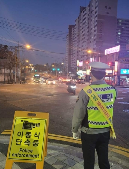 인도주행·신호위반 등 이륜차 대상 캠코더 상시 집중단속