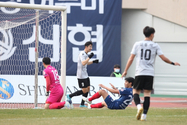 천안시축구단 조주영 선수 경기 모습