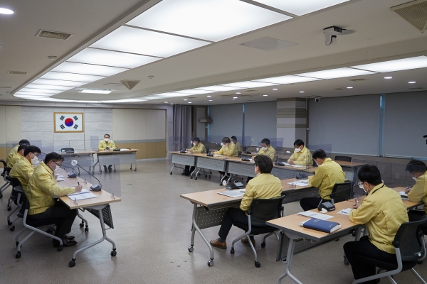 제52차 비상경제대책 및 제49차 생활방역대책 회의 개최 모습