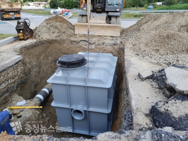 상수도 시설물 감압밸브실 설치 모습