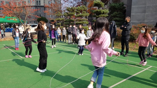 작년 진행된 아파트공동체 어울림 사업 사진