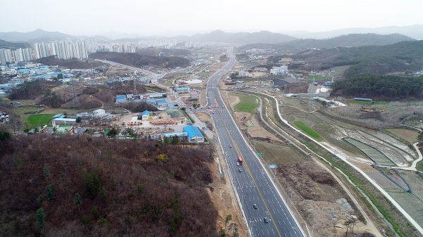 행복도시-공주2구간 연결도로 개통 모습