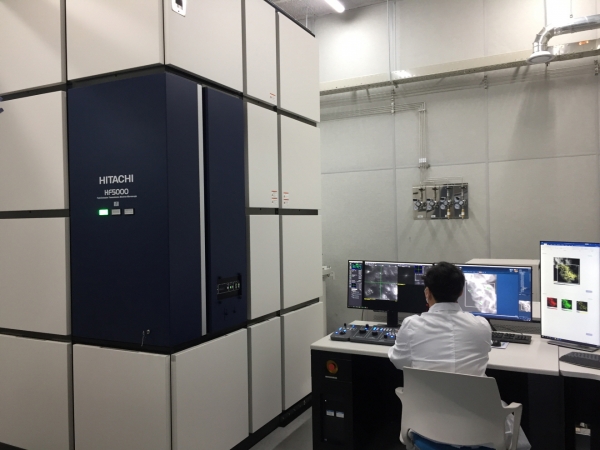 한밭대 최첨단 투과전자 현미경