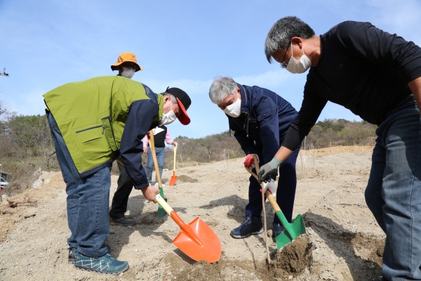 제76회 식목일 기념 나무 심기 행사