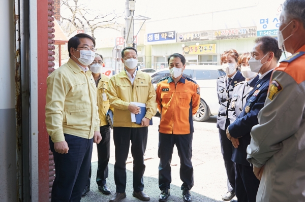 오세현 아산시장 음봉, 도고, 송악 의용소방대 현장 방문 장면