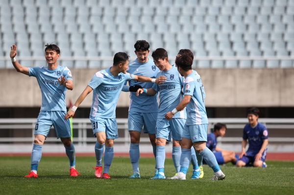 홈개막전 조재철 득점 모습