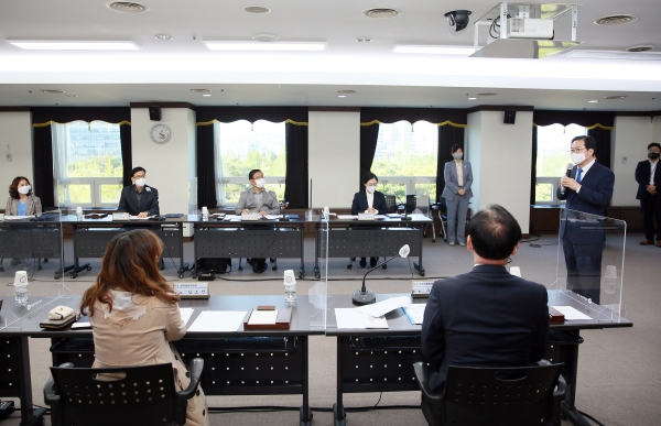 13일 청사 장태산실에서 ‘대전광역시 서구 공정관광위원회’ 위원을 위촉하고 공정관광 프로그램 개발 회의를 했다.