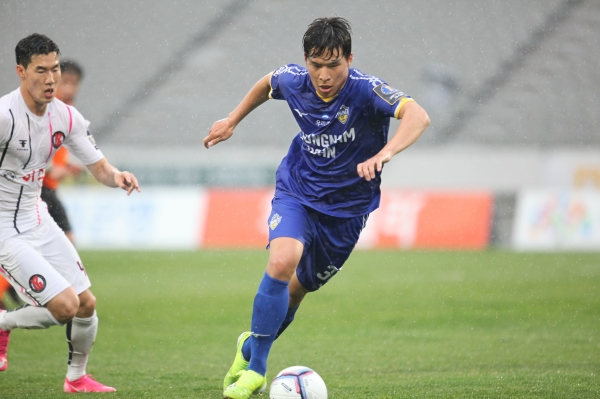 14일 오후 7시, ‘2021 하나은행 FA컵’ 3라운드 안산그리너스(이하 안산)와 일전