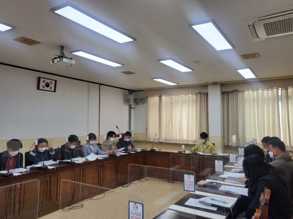 서천군, 직접적 인구유입정책 점검TF 회의 개최 모습