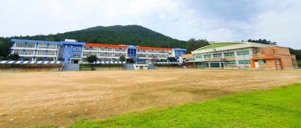 만리포 고등학교 모습.