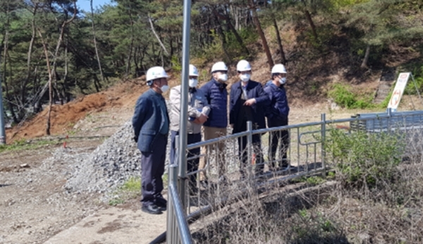 ‘알프스로 가는 하늘길 조성사업’ 현장 점검 모습